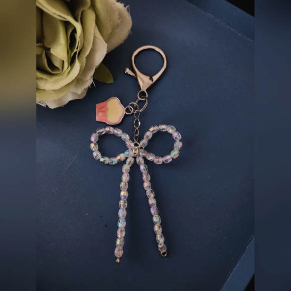 Sparkling Key Keychain Handcrafted - Picture 3 of 3